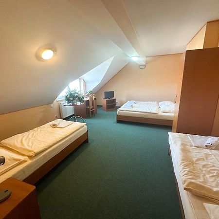 Hotel Arkadia Klecza Gorna Екстериор снимка